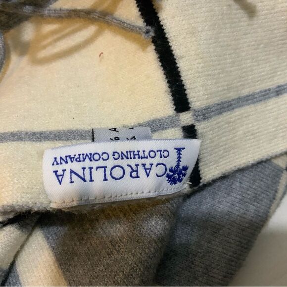 Carolina clothing company one size plaid soft cape fringe poncho - Picture 6 of 8